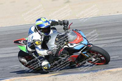 media/Dec-01-2025-Moto Forza (Mon) [[2daa91e15f]]/2-Intermediate Group/Session 4 Turn 9/